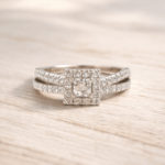 Anillo dos bandas diamantes halo