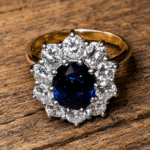 Anillo oro 18K con Espinela Azul y Brillantes