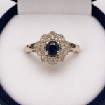 Anillo roseta zafiro y diamantes