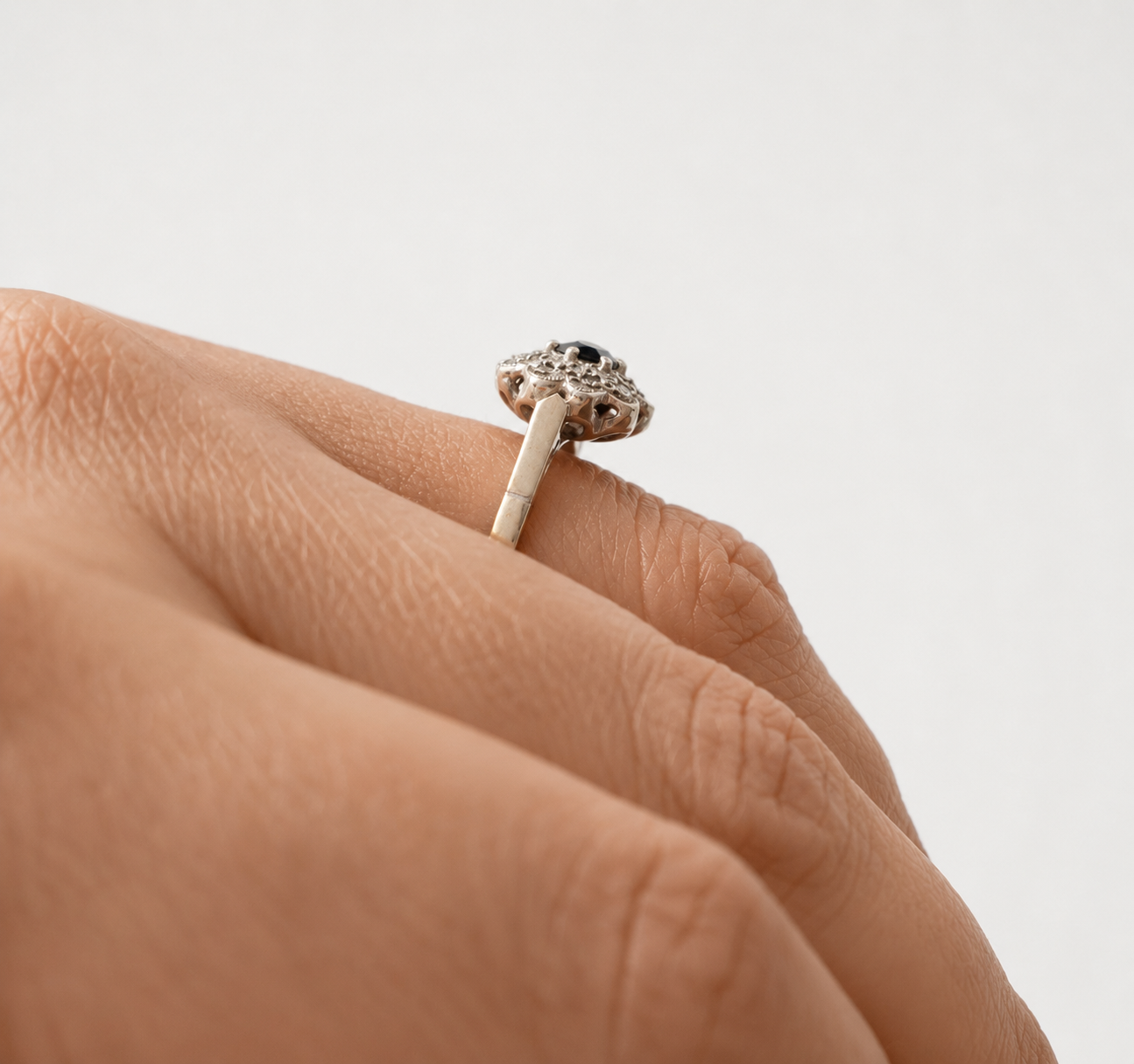 Anillo roseta zafiro y diamantes - Imagen 4