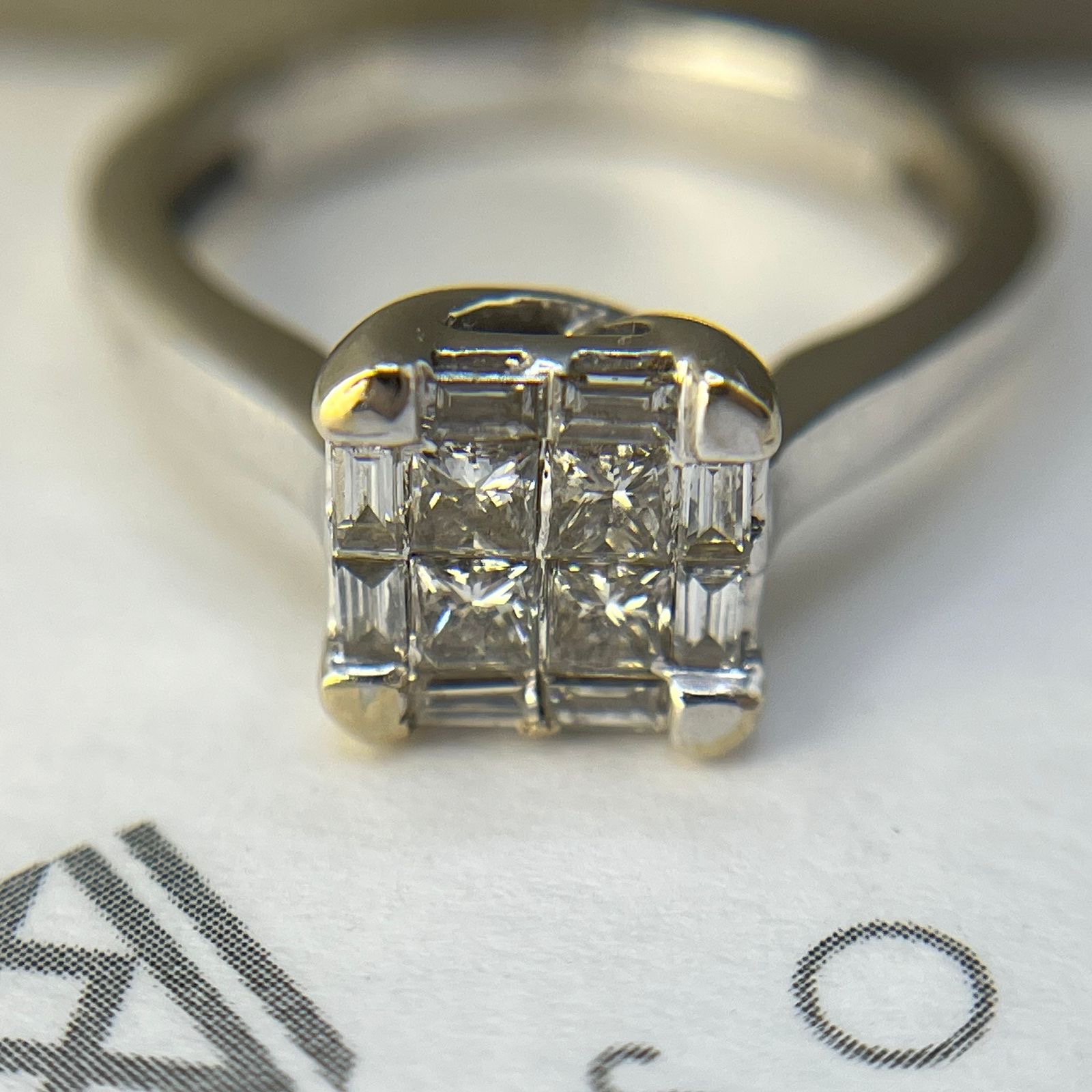 Anillo cuadrado princess baguette