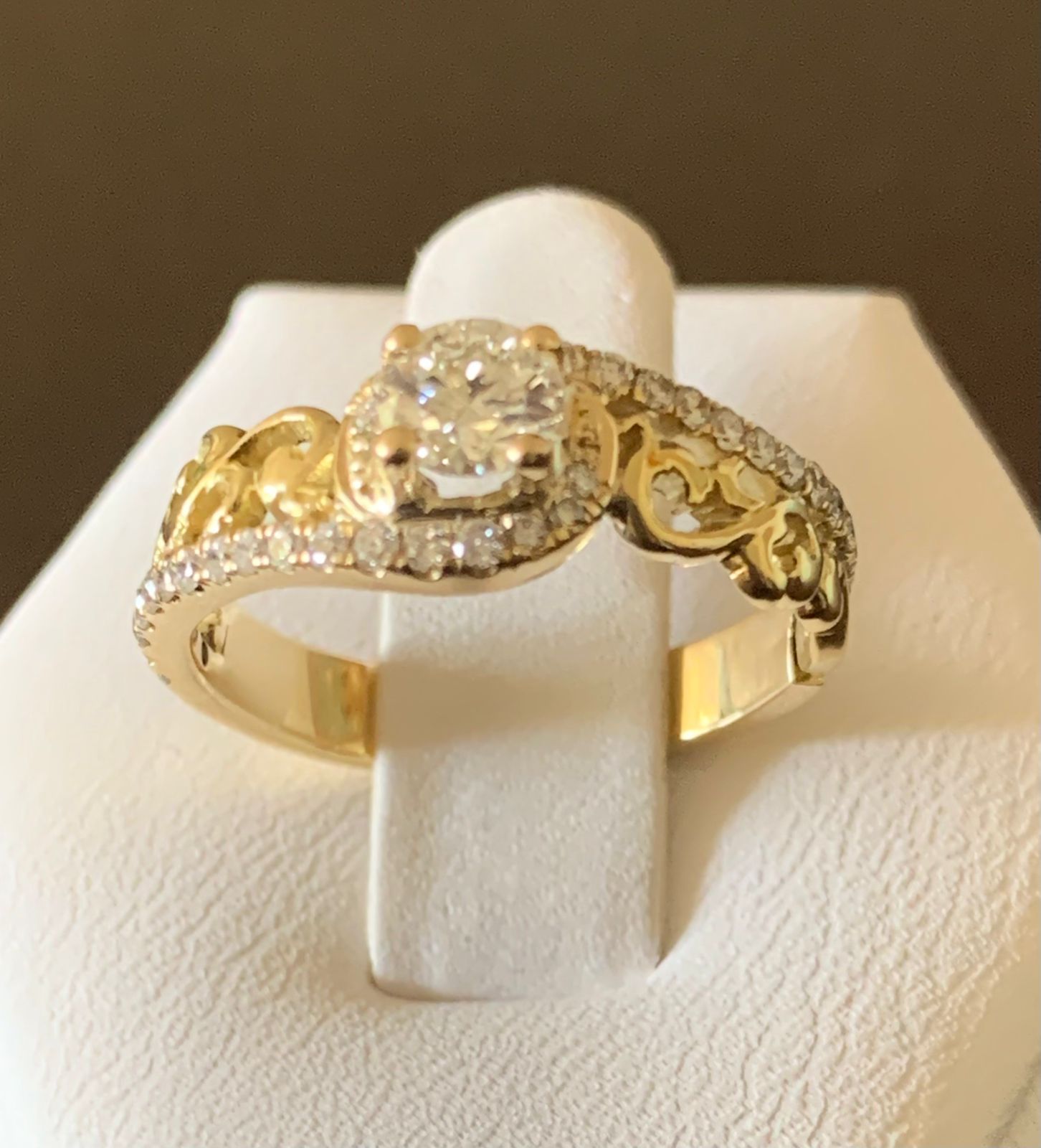 Anillo diamantes oro amarillo