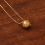 Collar oro colgante bola diamantes