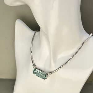 Collar aguamarina y diamantes