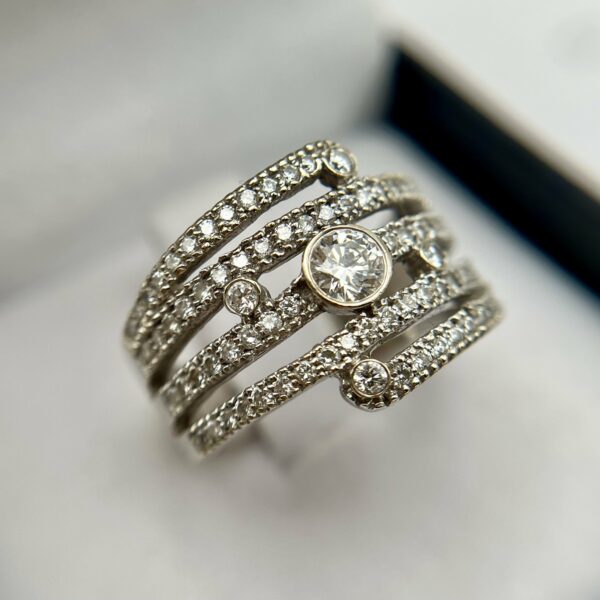 Anillo enlazado brillantes - Imagen 8