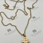 Collar de oro con colgante fantasía
