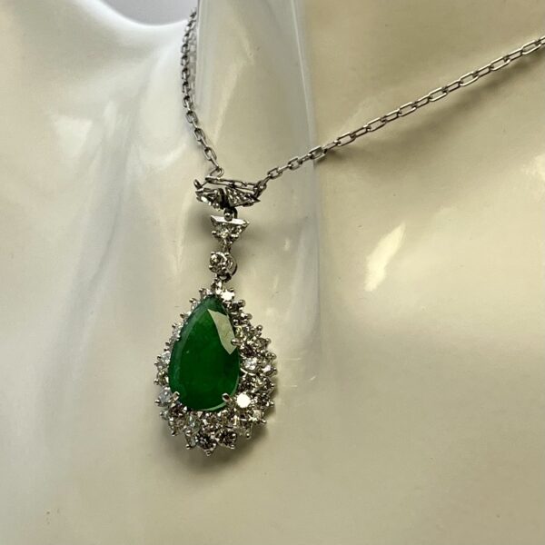 Collar gota de esmeralda y diamantes - Imagen 5