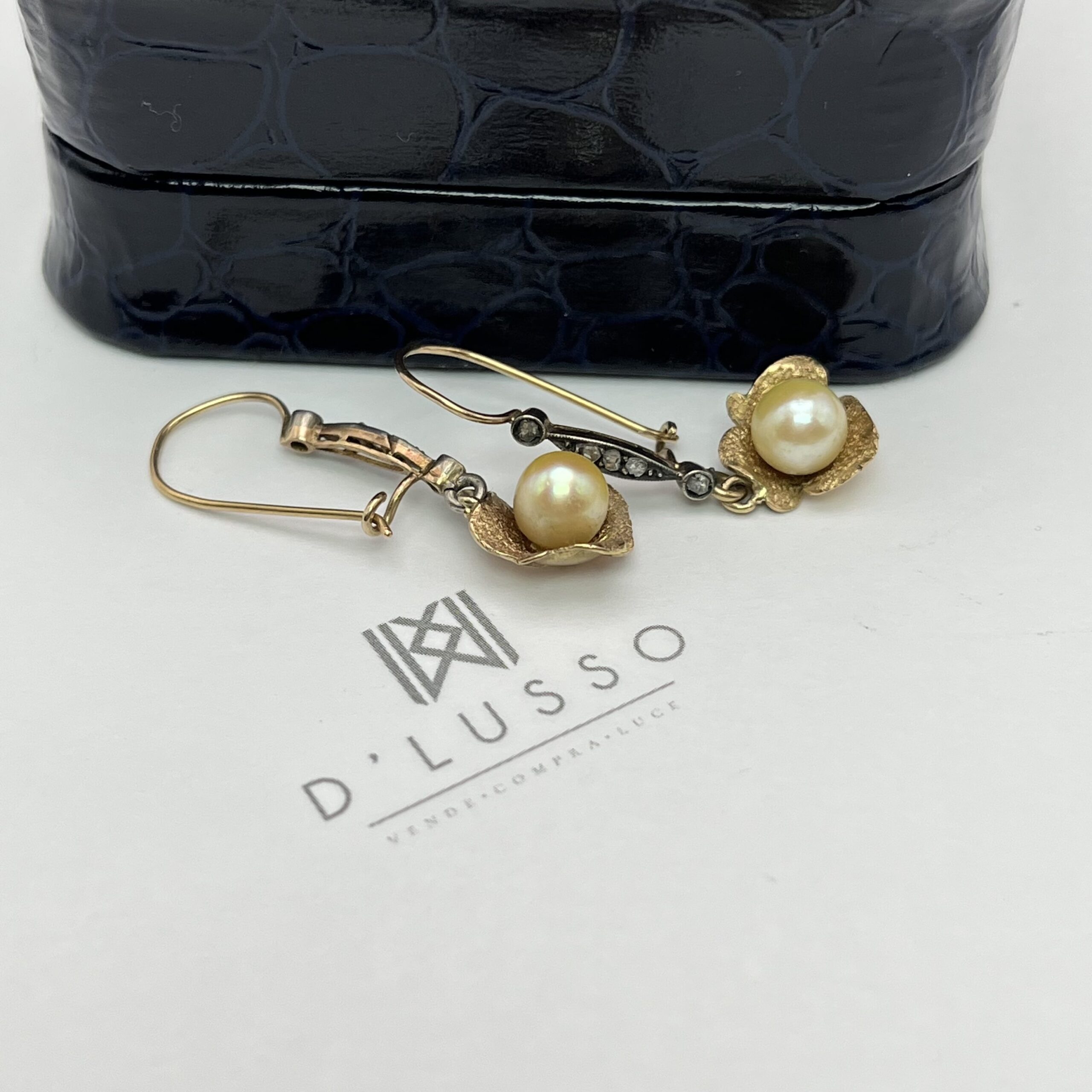 Aros de perlas tallado flor - Imagen 3