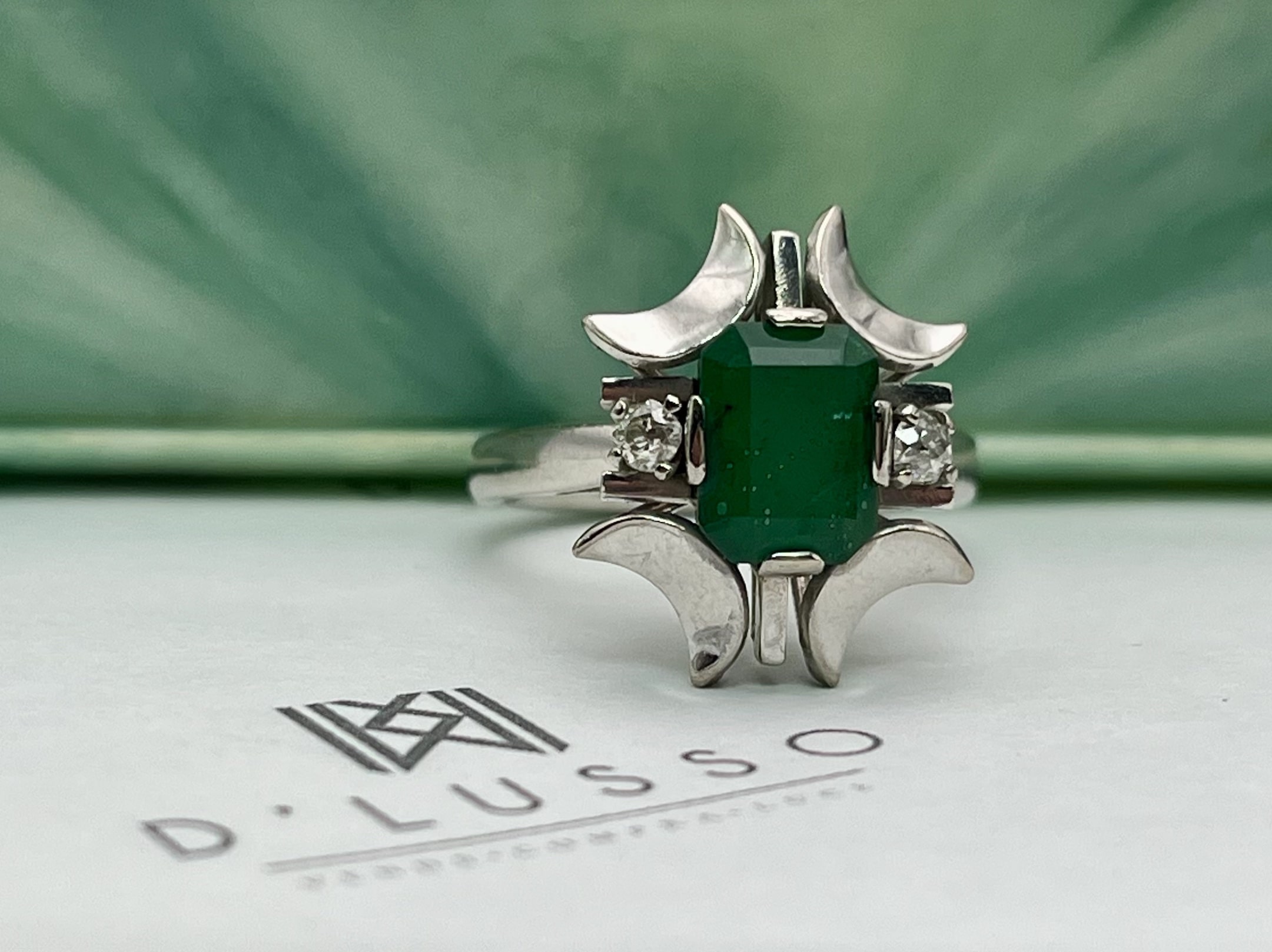 Anillo doblete verde y diamantes - Imagen 2