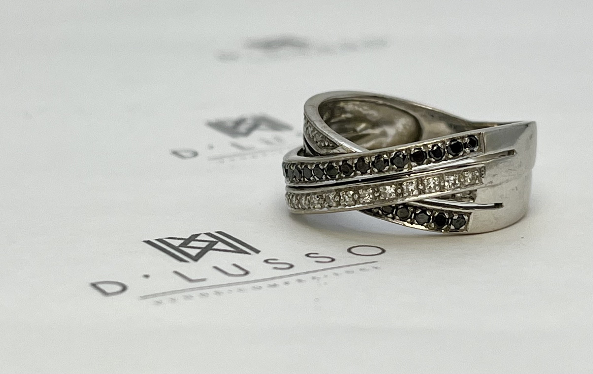 Anillo cruzado diamantes bicolor - Imagen 2