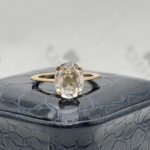 Solitario de cuarzo en oro amarillo