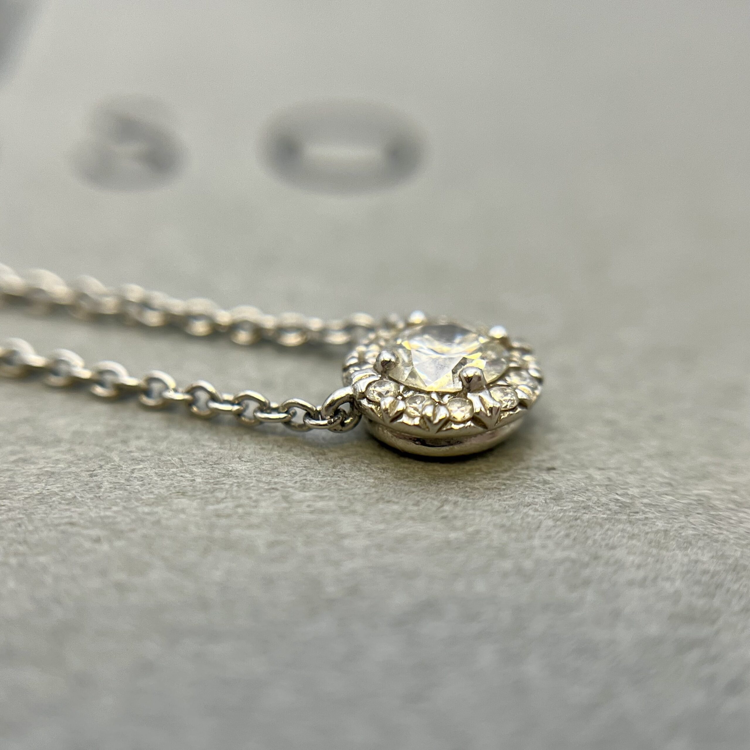 Collar colgante en halo Tiffany & Co. - Imagen 4