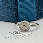 Anillo cluster con cintillo