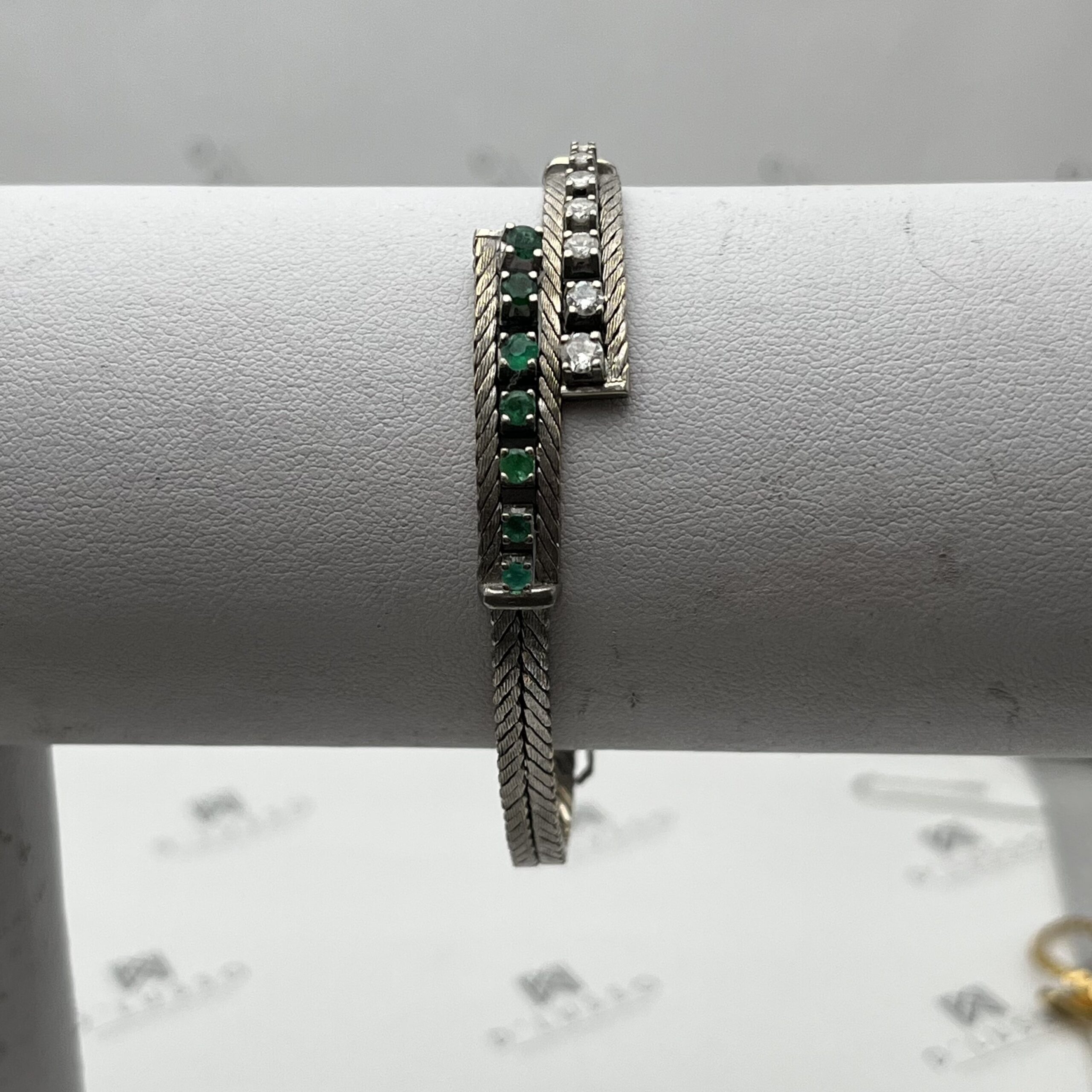 Brazalete bypass diamantes y esmeraldas - Imagen 5