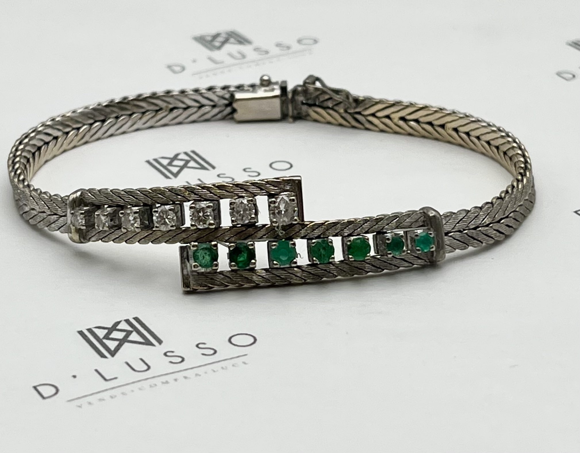 Brazalete bypass diamantes y esmeraldas