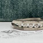 Medio cintillo en riel