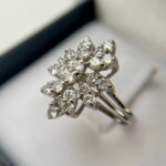 Anillo flor diamantes