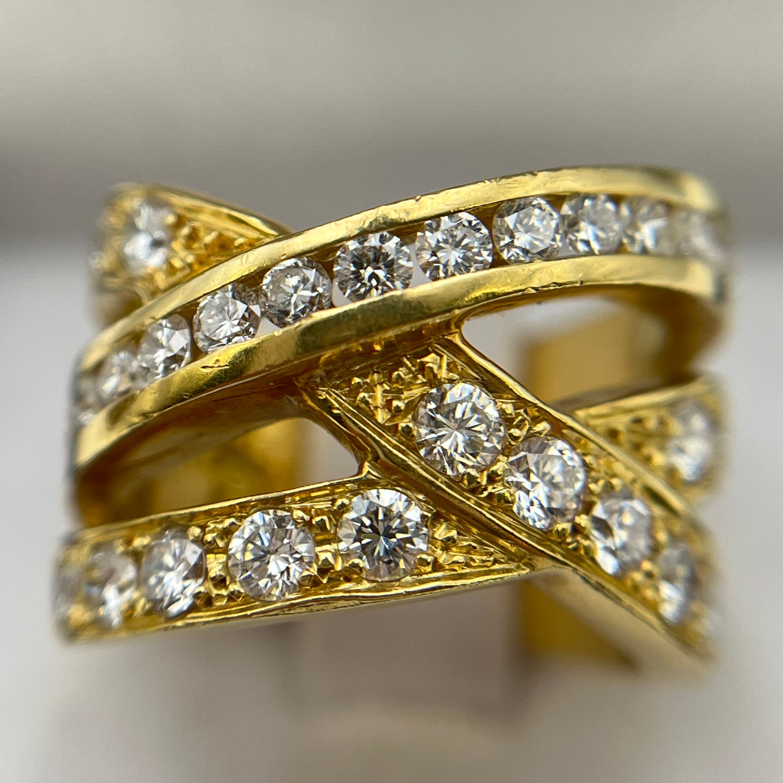 Anillo cruzado Casa Barros