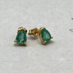 Stud esmeralda gota