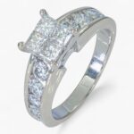 Anillo princess con brillantes en channel