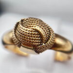 Anillo nudo de oro