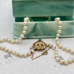 Collar perlas broche turquesa